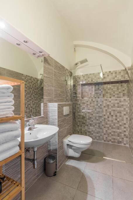 Appartamento Free Parking I 500 Mbit Wifi I Kingsize Bed Vienna Esterno foto